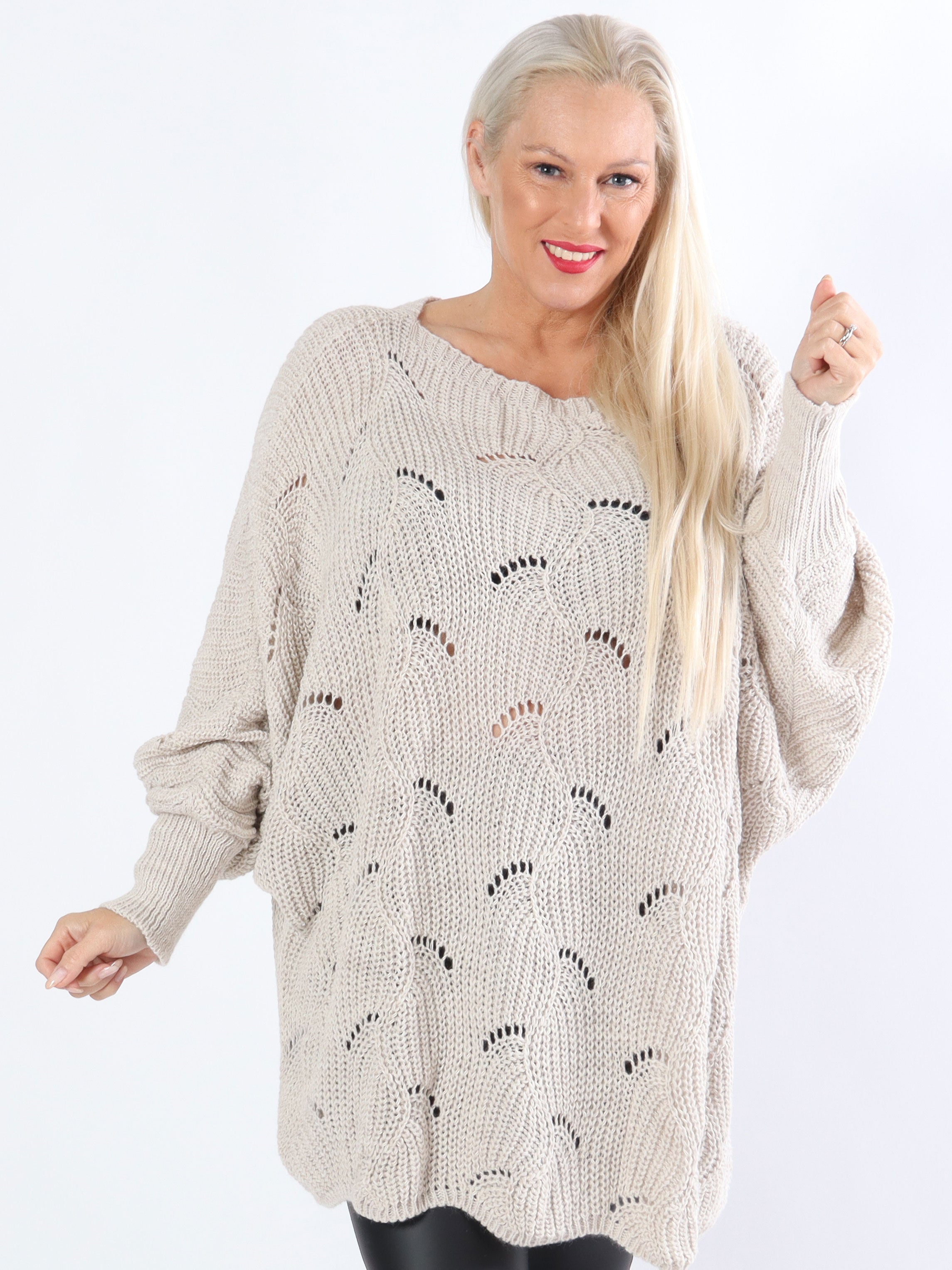 Manja - Plus size strik med hullet mønster